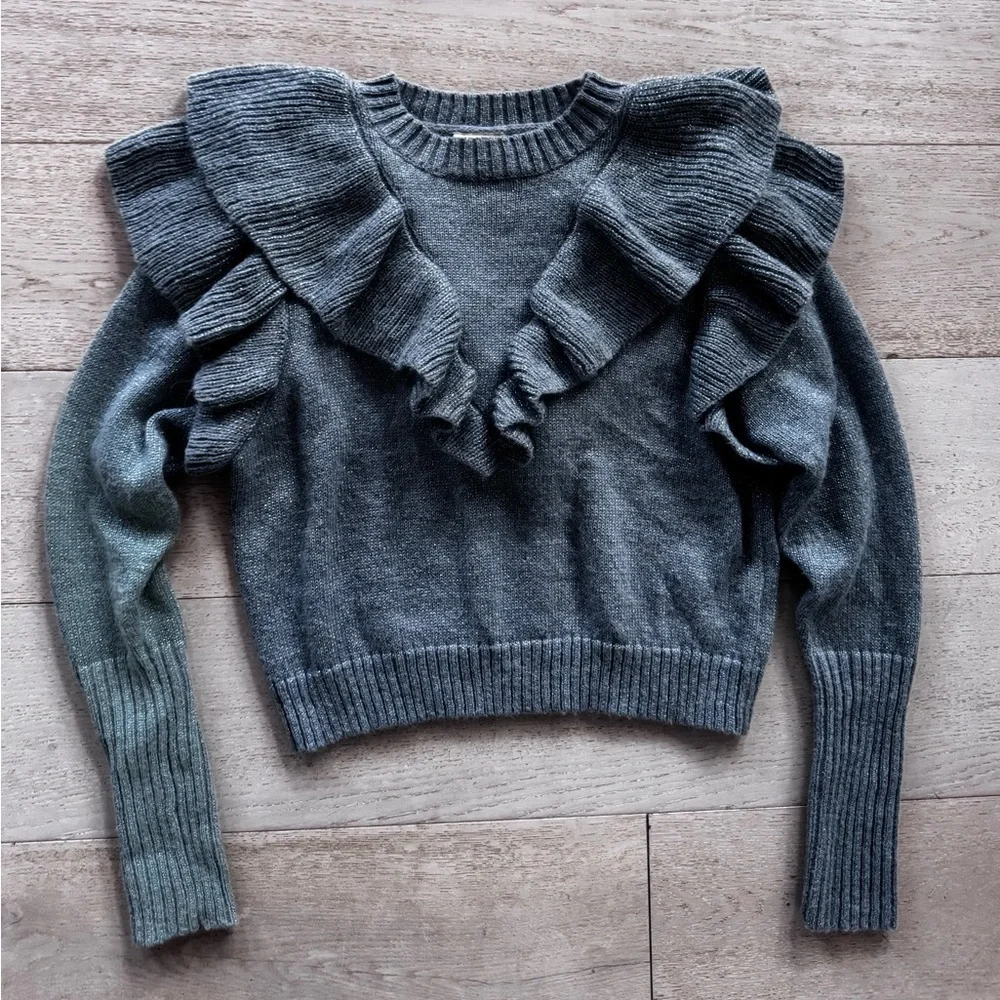 FARM RIO SILVER BLUE RUFFLE SWEATER SIZE SMALL